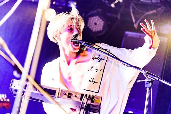 【ライブレポート】the telephones、Wienners　熱狂の化学反応を起こした初の対バンライブ！