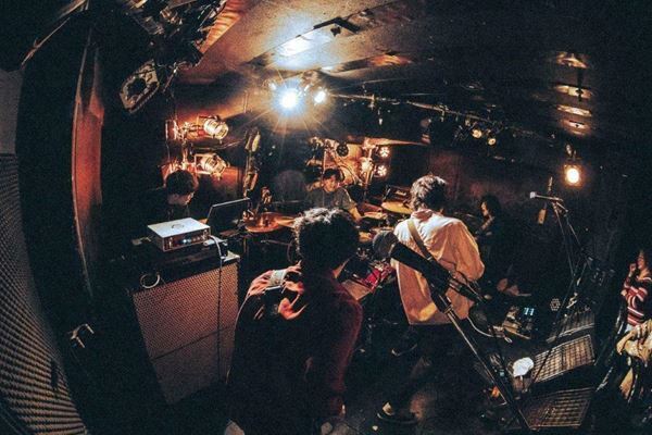 amanojac×1-SHINE×エゾシカグルメクラブ、音楽性の異なる3バンドが起こす音楽の化学反応を見届けた！Grasshopper vol.19オフィシャルレポート