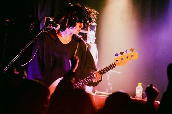 【ライブレポート】『Grasshopper vol.11』Khaki×Apes×THEティバ 三者三様のグッドミュージックで魅了した夜