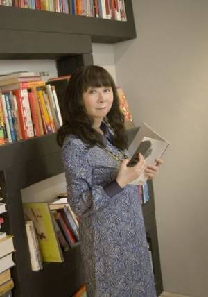 谷山浩子、デビュー50周年記念ベストアルバム『ネコとコバン』リリース　本人からコメント到着