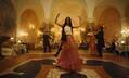 『哀れなるものたち』デジタル配信決定　エマ・ストーンが独特なダンスを踊る本編映像公開
