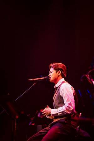 森崎ウィン『Birthday Boy in Billboard Live』ライブレポート「エンターテインメントは人を救う力があると信じて」