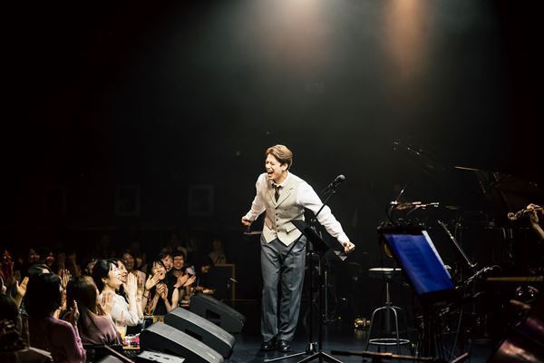 森崎ウィン『Birthday Boy in Billboard Live』ライブレポート「エンターテインメントは人を救う力があると信じて」