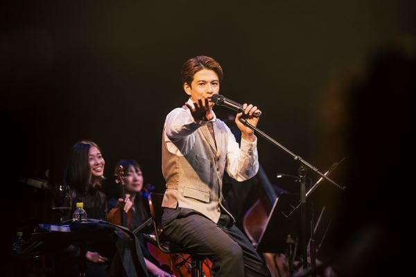 森崎ウィン『Birthday Boy in Billboard Live』ライブレポート「エンターテインメントは人を救う力があると信じて」