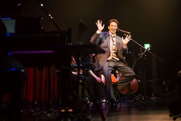 森崎ウィン『Birthday Boy in Billboard Live』ライブレポート「エンターテインメントは人を救う力があると信じて」