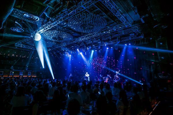 森崎ウィン『Birthday Boy in Billboard Live』ライブレポート「エンターテインメントは人を救う力があると信じて」