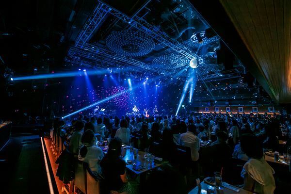 森崎ウィン『Birthday Boy in Billboard Live』ライブレポート「エンターテインメントは人を救う力があると信じて」