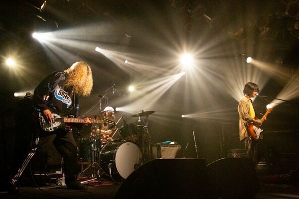 【ライブレポート】w.o.d.とGLIM SPANKYが渋谷クアトロでツーマン　フロアが沸き立つ熱いバトル！