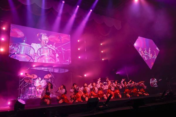 ≠MEが日本武道館でツアーファイナル　初の単独冠番組決定のサプライズも【レポート】