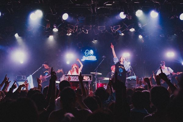 ゴホウビ、史上最大キャパでのワンマン開催　サポートの山崎裕也が新メンバーとして電撃加入