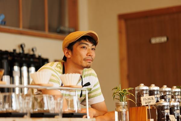 坂口健太郎がいつも健やかな理由「悩んだら距離を置いてみる」