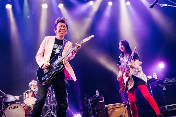 布袋寅泰、スペシャルゲストでのんが登場したファンクラブライブのオフィシャルレポート到着