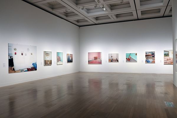 『遠距離現在 Universal / Remote』国立新美術館で開幕　ふたつの視点からコロナ禍を振り返り、未来と向き合う