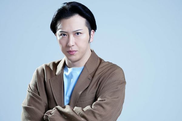 尾上松也「冒頭から結末までワクワク」　北村想『夫婦パラダイス～街の灯はそこに～』で憎みきれないクズな夫に
