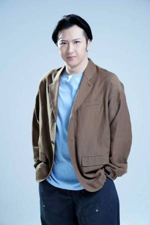 尾上松也「冒頭から結末までワクワク」　北村想『夫婦パラダイス～街の灯はそこに～』で憎みきれないクズな夫に