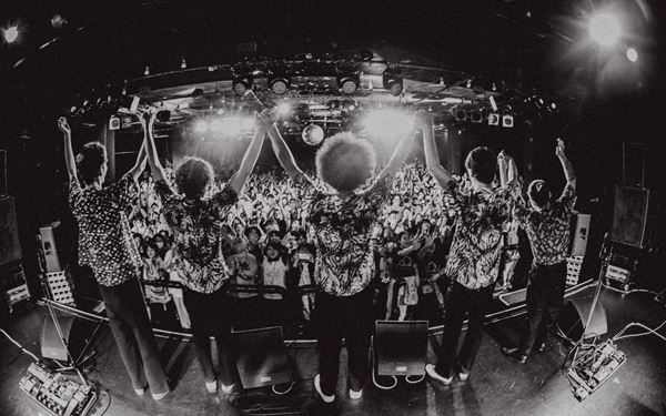 【ライブレポート】夏だ、ファンクだ、パーティーだ　BRADIOのアルバムリリースツアー、ファイナルを飾る東京の熱い夜