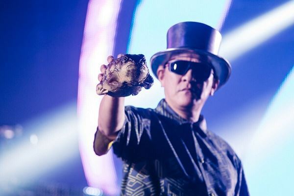 【ライブレポート】電気グルーヴ、28年ぶりのアリーナライブで完全復活！「イェイ、かっこいいだろう！ 電気グルーヴだ！」