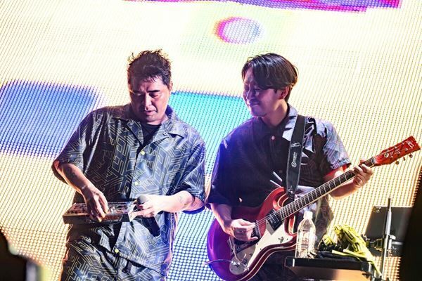 【ライブレポート】電気グルーヴ、28年ぶりのアリーナライブで完全復活！「イェイ、かっこいいだろう！ 電気グルーヴだ！」