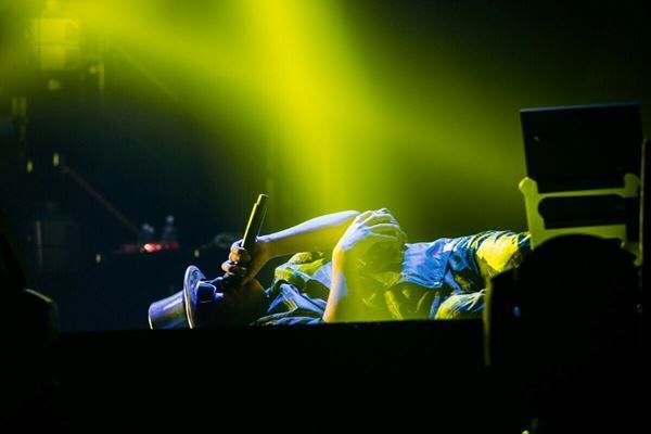 【ライブレポート】電気グルーヴ、28年ぶりのアリーナライブで完全復活！「イェイ、かっこいいだろう！ 電気グルーヴだ！」