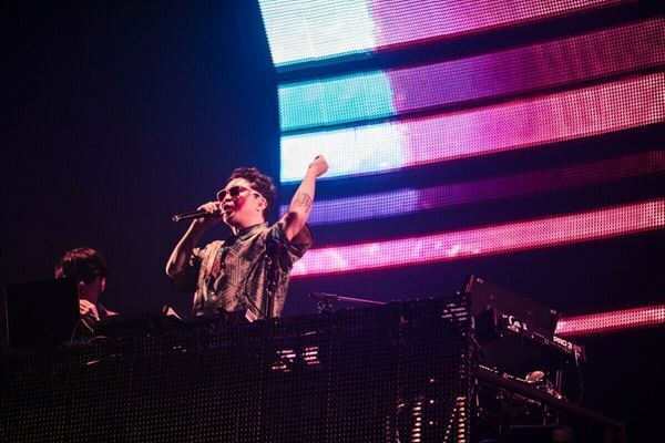 【ライブレポート】電気グルーヴ、28年ぶりのアリーナライブで完全復活！「イェイ、かっこいいだろう！ 電気グルーヴだ！」