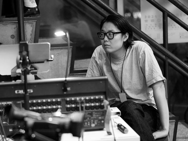 『饗宴/SYMPOSION』開幕に先立ち、橋本ロマンス＆篠田ミルのコメントが到着