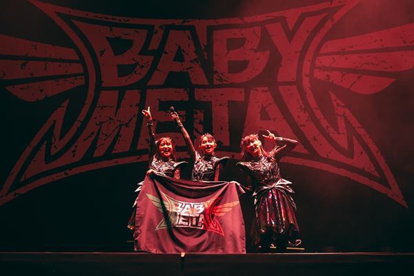 BABYMETAL、約18万人を動員した初の中南米ツアー完遂　Slipknotのヘッドラインショーへのゲスト出演も