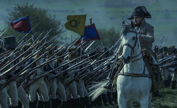 リドリー・スコット監督『ナポレオン』はスケールがケタ違い！ 戦闘シーンも愛欲シーンも、ごまかしなし。──【おとなの映画ガイド】