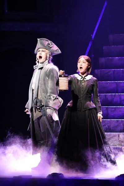 ラストシーンは目を見張る美しさ！ 芝居好きのゴーストとナイチンゲールの物語　劇団四季『ゴースト＆レディ』上演中