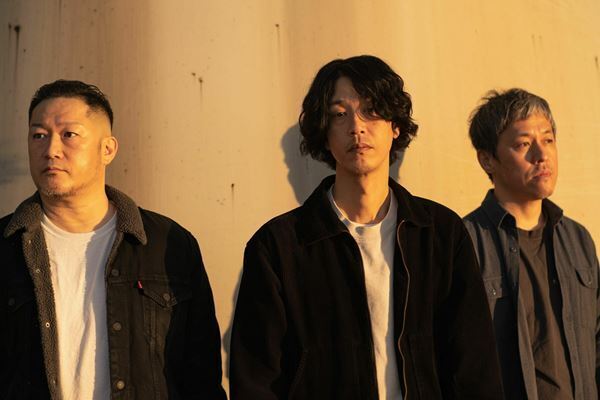 GRAPEVINE、CRAFTROCK BREWINGと本格的なコラボレーションビール “AZS PILSNER” を制作　大阪公演で先行開栓