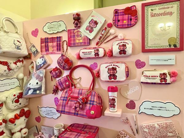 『Hello Kitty展 -わたしが変わるとキティも変わる-』レポート！　懐かしグッズや最新コラボアイテムなどからハローキティ50年の歩みを紹介