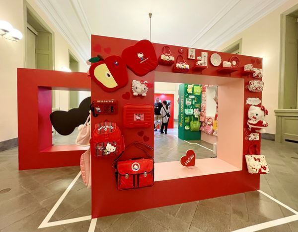 『Hello Kitty展 -わたしが変わるとキティも変わる-』レポート！　懐かしグッズや最新コラボアイテムなどからハローキティ50年の歩みを紹介