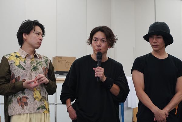 ミュージカル『SONG WRITERS』約10年ぶりの公演が来月開幕　屋良朝幸、中川晃教らが息の合った稽古を披露