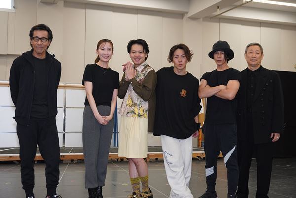 ミュージカル『SONG WRITERS』約10年ぶりの公演が来月開幕　屋良朝幸、中川晃教らが息の合った稽古を披露