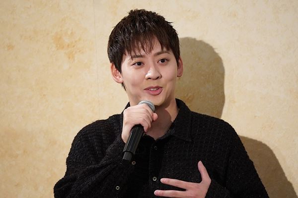 柚香光「生への執着と強い意志を表現」　主演ミュージカル『十二国記』原作書影オマージュビジュアルをお披露目