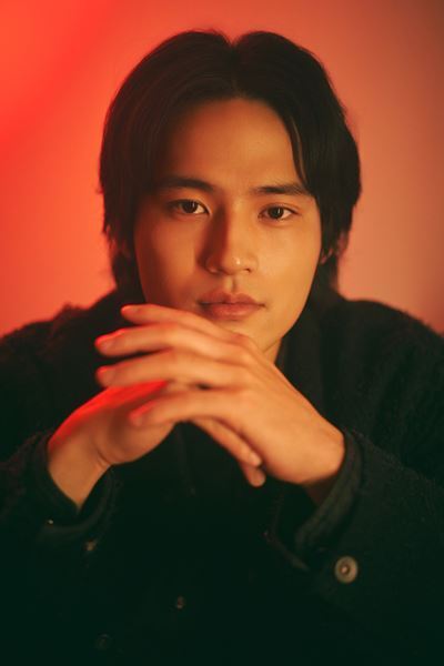 「青色ではない青春」快進撃を続ける水上恒司が挑む会話劇『シナントロープ』で描く等身大の悩みと希望