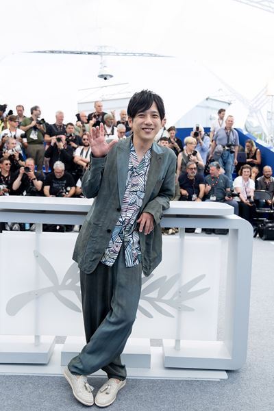 二宮和也「日本でもなかなか経験のできないことを海外で起こせた」『８番出口』小松菜奈らとともにフォトコールに登場