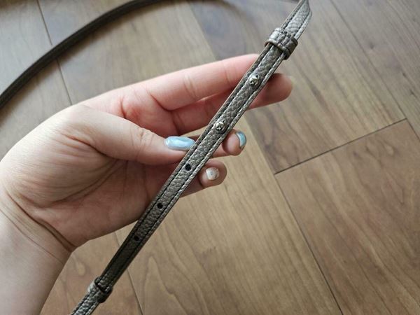 スマホとお財布がひとつに♪「多機能ウォレットショルダー」を正直レビュー　カードもたくさん入って使いやすい！