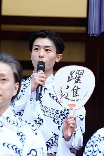 松本幸四郎「夏の暑さを吹き飛ばす時間に」 歌舞伎座「八月納涼歌舞伎」劇場前イベントで意気込みを語る