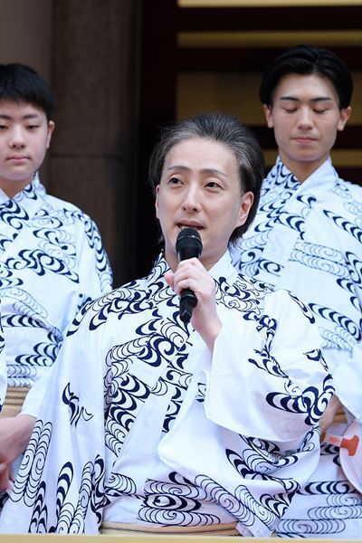 松本幸四郎「夏の暑さを吹き飛ばす時間に」 歌舞伎座「八月納涼歌舞伎」劇場前イベントで意気込みを語る