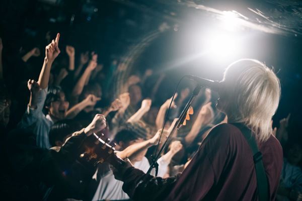 カライドスコープ × May Forth × Reccaが魅せた真っ向勝負の大熱演！ 『3×3×3 Tour』下北沢SHELTERを熱狂レポート