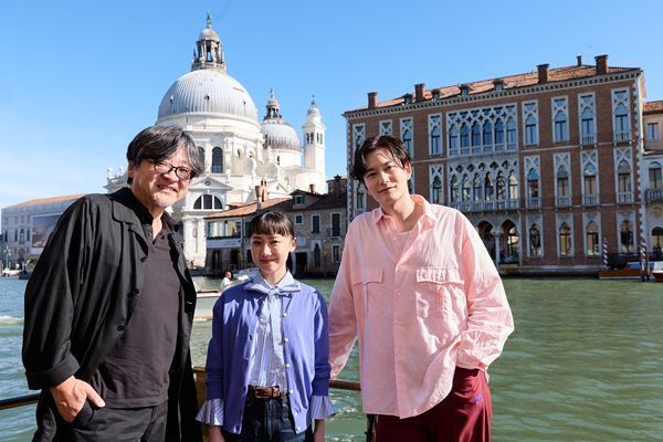 『果てしなきスカーレット』第82回ヴェネチア国際映画祭選出　芦田愛菜、岡田将生、細田守監督が現地に到着