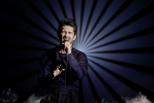 平井堅、デビュー30周年記念日『Ken Hirai 30th Anniversary Ken's Bar - One Night Special !! -』のライブ・ビューイング開催決定