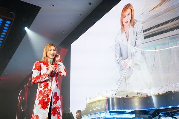 YOSHIKI、世界一豪華なディナーショー全10公演を完走　最終日にはX JAPAN・PATAがサプライズ登場し歴史的な一夜に【オフィシャルレポート】
