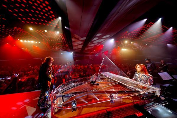 YOSHIKI、世界一豪華なディナーショー全10公演を完走　最終日にはX JAPAN・PATAがサプライズ登場し歴史的な一夜に【オフィシャルレポート】