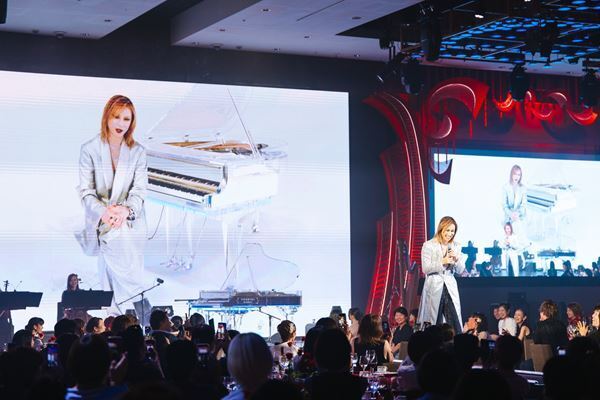 YOSHIKI、世界一豪華なディナーショー全10公演を完走　最終日にはX JAPAN・PATAがサプライズ登場し歴史的な一夜に【オフィシャルレポート】