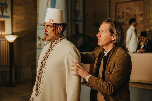 ウェス・アンダーソン監督＆ベニチオ・デル・トロが語る 『ザ・ザ・コルダのフェニキア計画』主人公の真意とは？