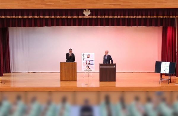 舘ひろし×笹野高史『港のひかり』ロケ地・富山刑務所で講話「強くなろうとしてください」