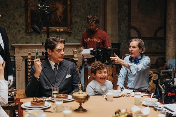 セットには本物のルノワールも『ザ・ザ・コルダのフェニキア計画』撮影の裏側やこだわりのセットを紹介する特別映像公開