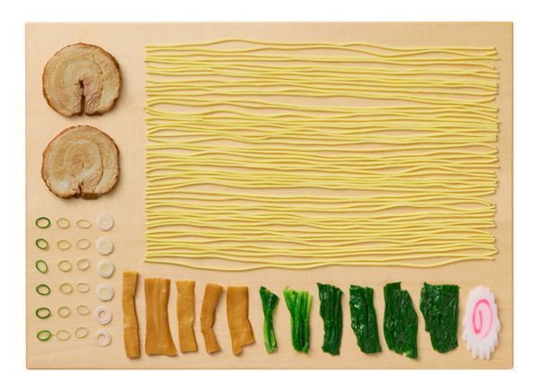 佐藤卓、田名網敬一、ヒグチユウコらが参加　「ラーメン」を「器」から紐解く『ラーメンどんぶり展』21_21 DESIGN SIGHTで