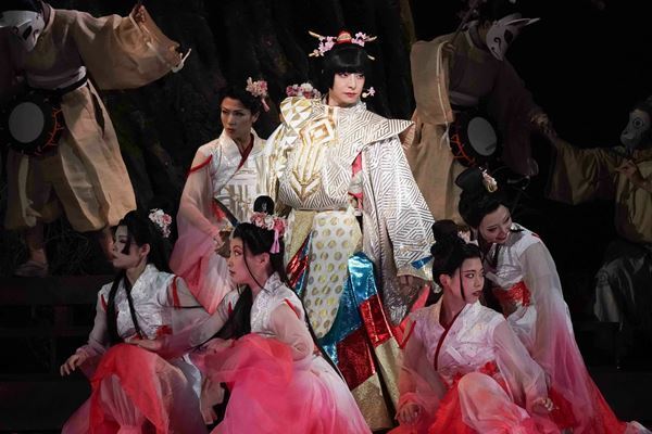 生田斗真、中村倫也らが出演　劇団☆新感線44周年興行『バサラオ』東京公演が開幕